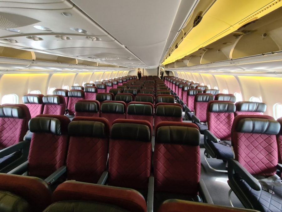 qantas-qf923-cairns-to-sydney-a330-200-economy-class-flight-review