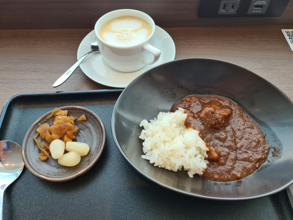 Japanese Beef Curry at JAL Sakura Lounge at Haneda Airport