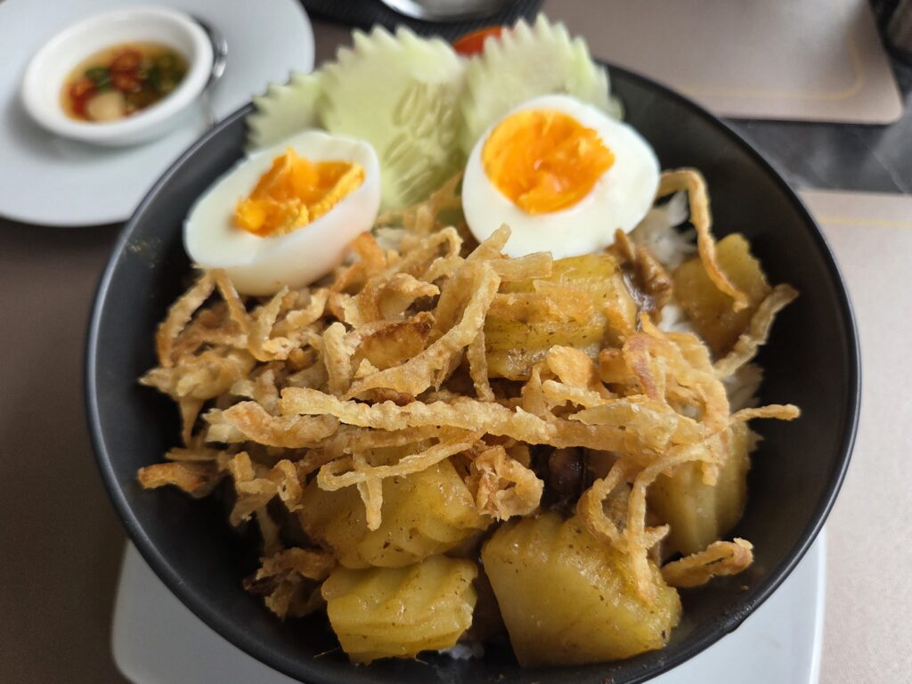 Chicken Masaman Curry at Dawin Restaurant Soi 4 Sukhimvit Bangkok