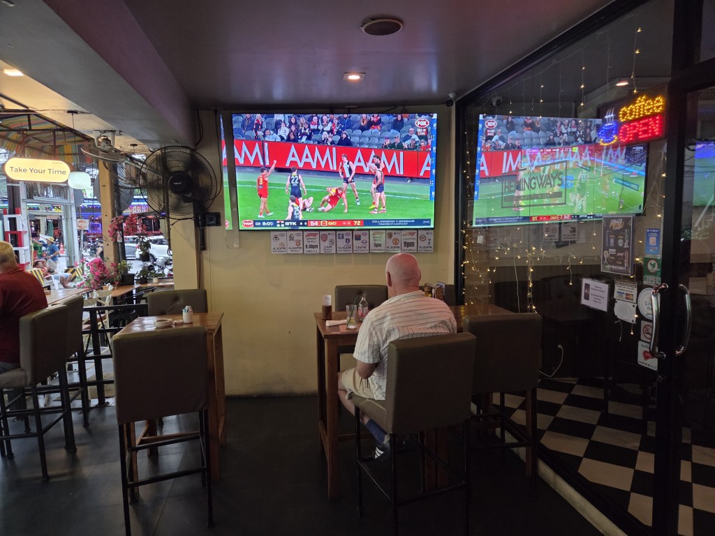 Outdoor terrace at Hemingways Pattaya Sports Bar